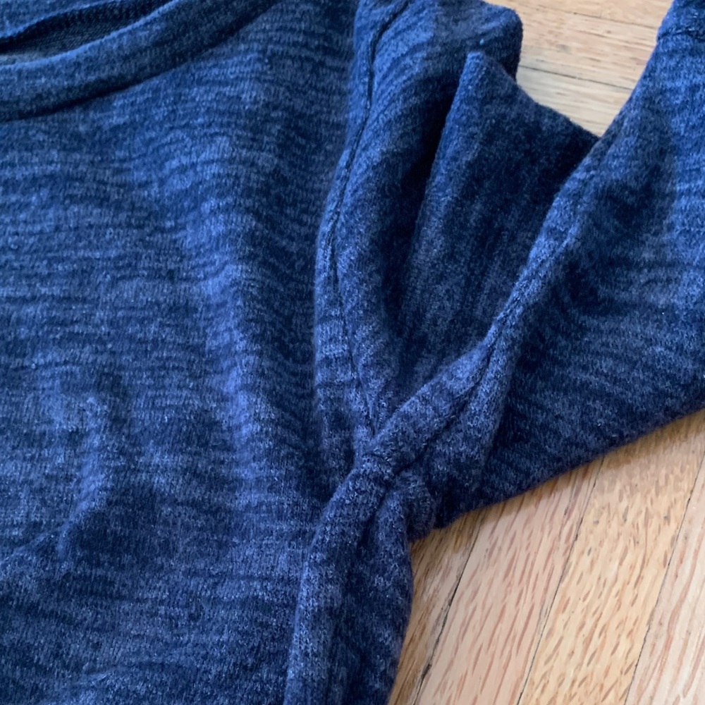 fab’rik Navy Bell Sleeve Knit Sweater - Women’s Size Medium - EUC - Picture 8 of 11
